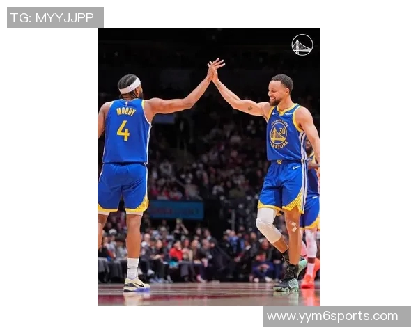 库里强调面对高大球队应加强内线进攻转移外线配合策略 库里强调面对高大球队应加强内线进攻转移外线配合策略