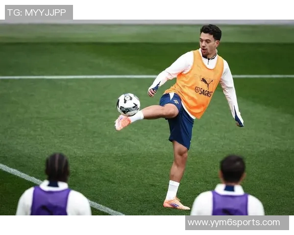 C罗分享葡萄牙队训练瞬间全力备战世预赛坚定信念不负使命